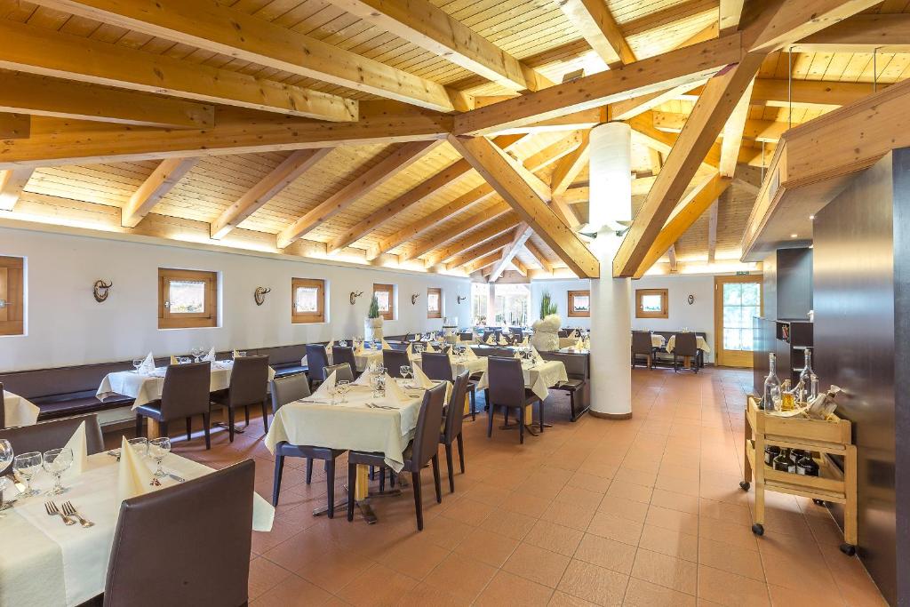 Restaurace v ubytování Hotel Alpina