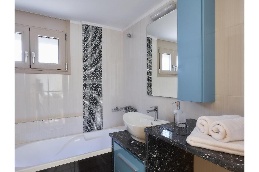 A bathroom at Elkysti Crete