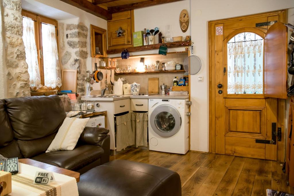 Kuchyň nebo kuchyňský kout v ubytování Apartments Salvezani