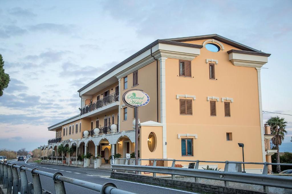 Budova, kde se hotel nachází
