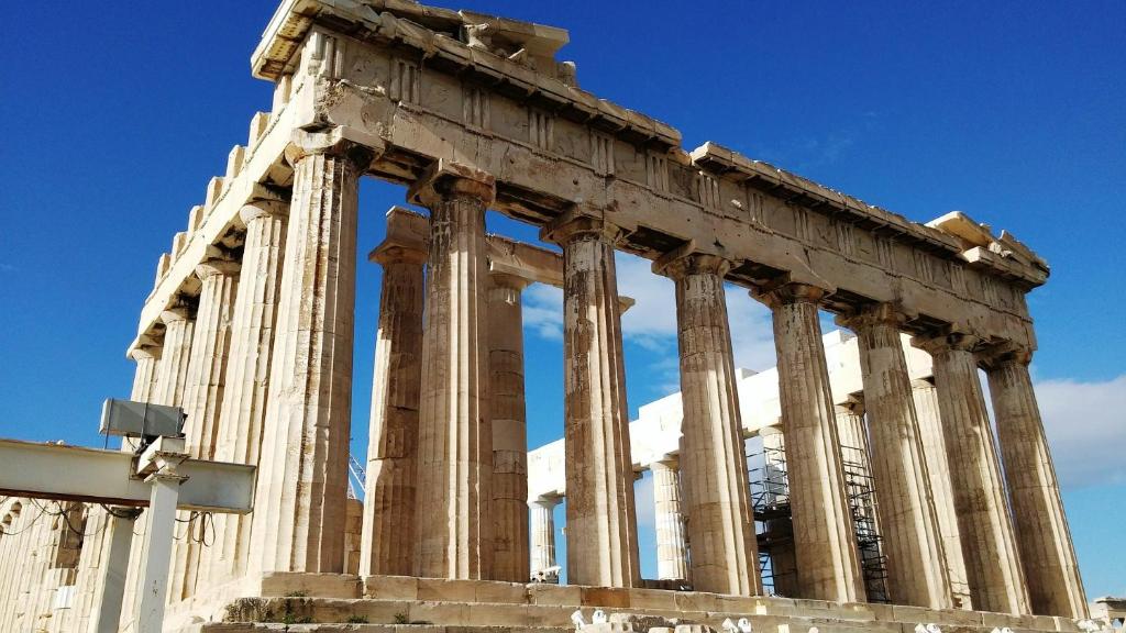 an image of the parthenon in athenshenshenshens temple at Tranquil Central Apt, behind Athens Caravel Area in Athens