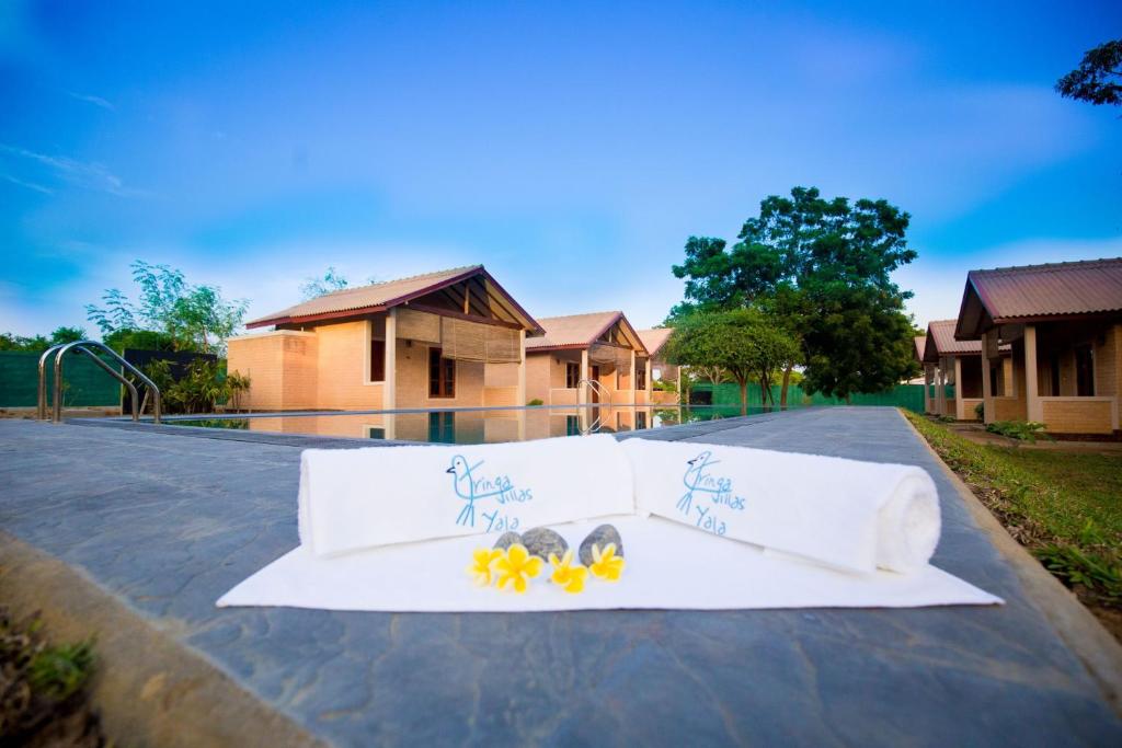 Bazén v ubytování Tringa Villas Yala nebo v jeho okolí