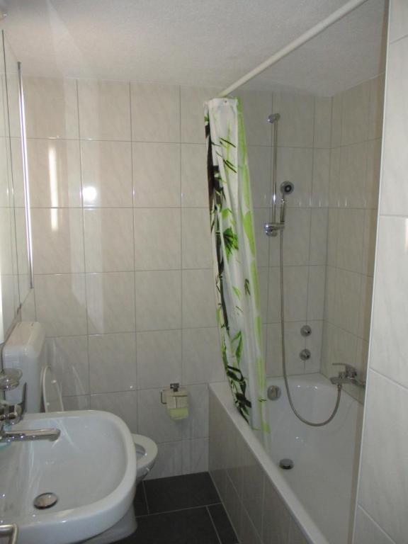 Koupelna v ubytování Apartment Bünda