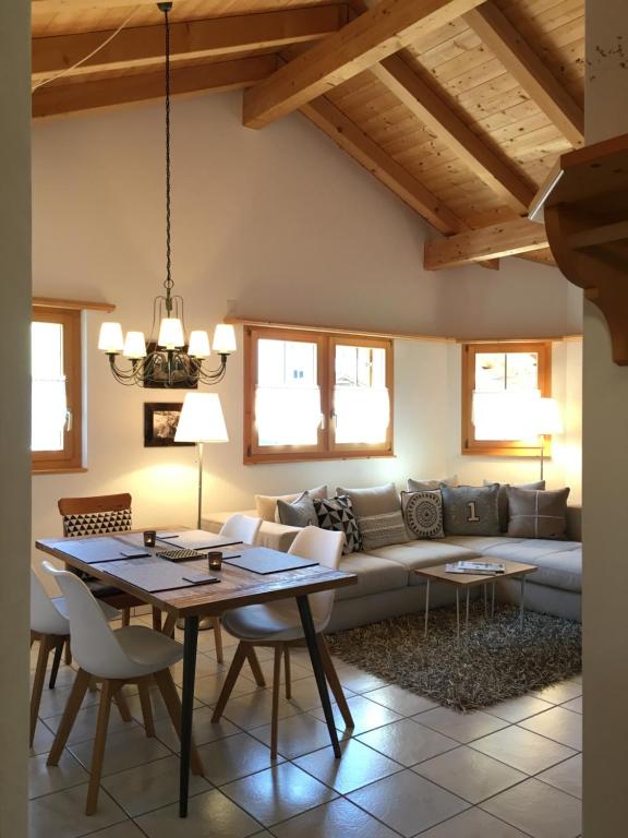 Posezení v ubytování Penthouse Apartment - Sez Ner