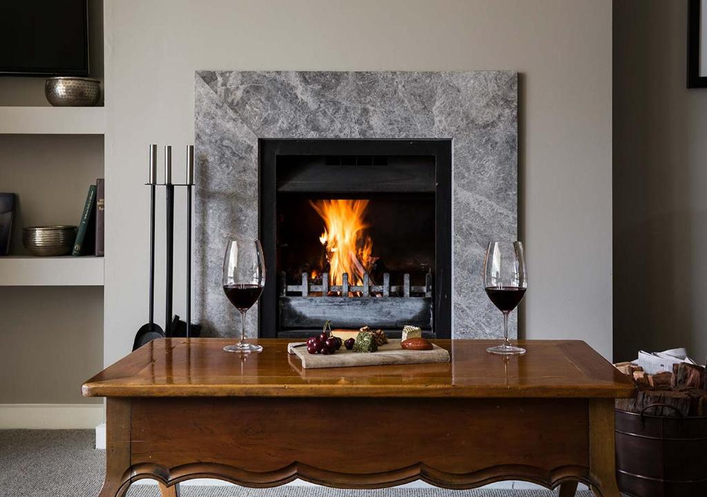 Lancemore Lindenderry Red Hill
