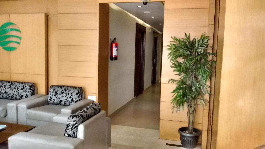Posezení v ubytování Orion Residency Hotel Near Chennai Central Railway Station