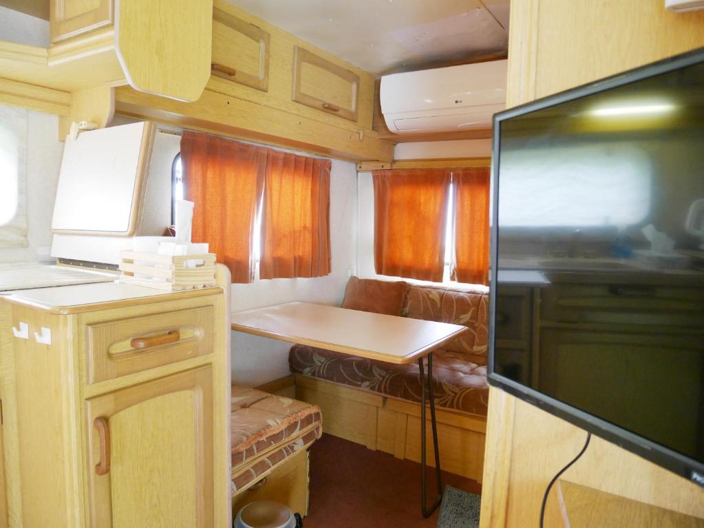 Kuchyň nebo kuchyňský kout v ubytování Samui Caravans