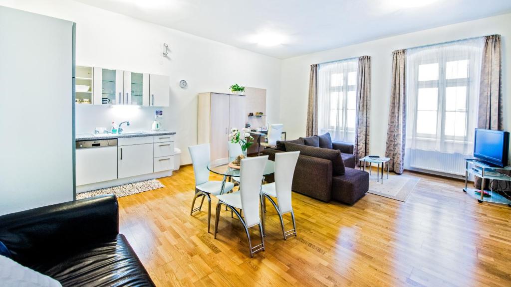 Η κουζίνα ή μικρή κουζίνα στο Central Apartmany Biela street
