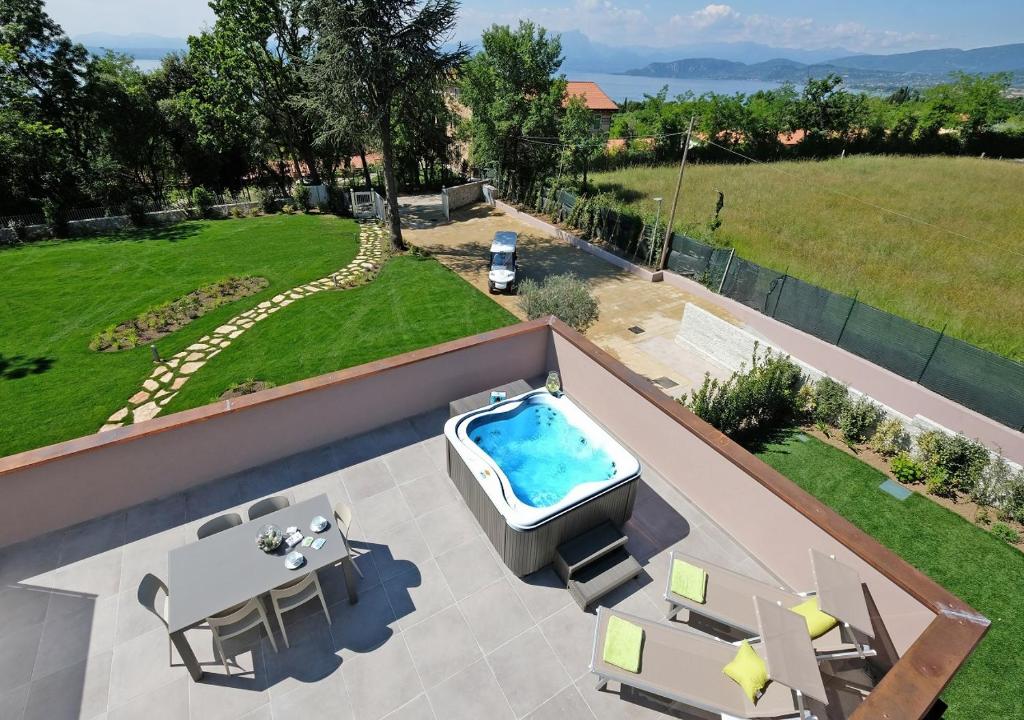 Bazén v ubytování Relais Villa Clodia nebo v jeho okolí
