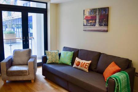 Beautiful and Spacious London Apartment (CS)