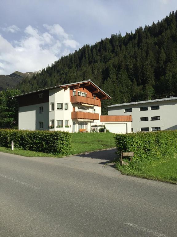 Fotografie z fotogalerie ubytování Landhaus Lackner v destinaci Klösterle am Arlberg
