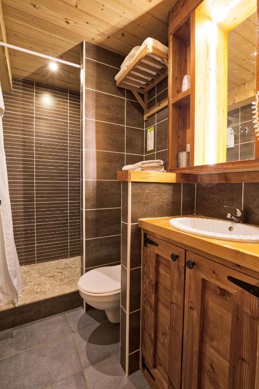 Koupelna v ubytování Chalet Hôtel du Mont-Charvin & Spa