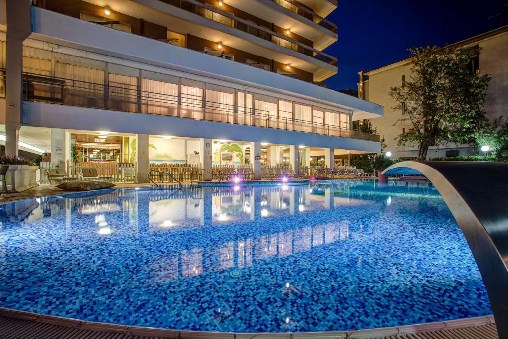 Bazén v ubytování Hotel Gambrinus - Valentini Family Village nebo v jeho okolí