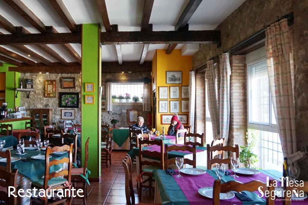 Restaurace v ubytování La Mesa Segureña
