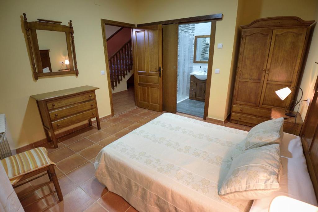 Posteľ alebo postele v izbe v ubytovaní Casa Rural Alonso Quijano