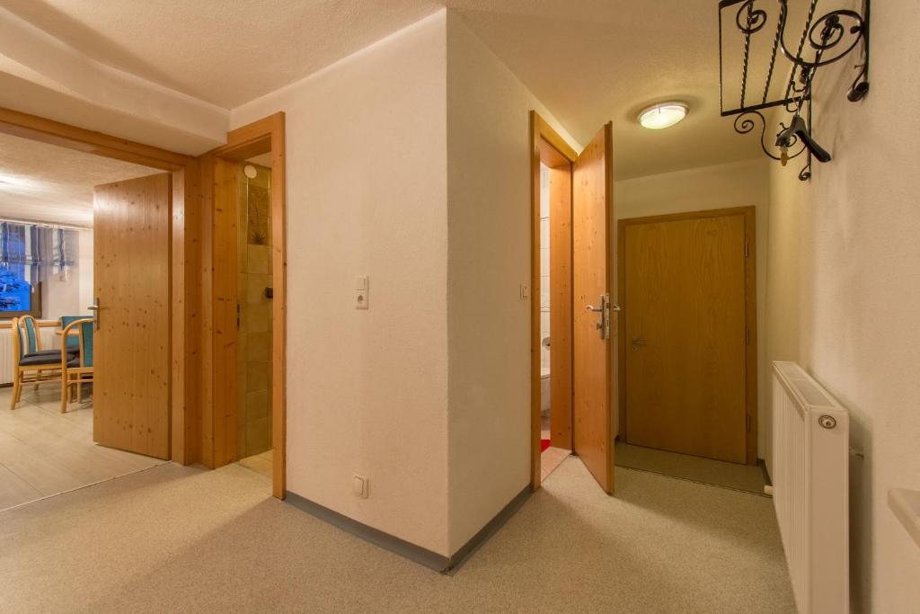 TV a/nebo společenská místnost v ubytování Haus Dorfschmied