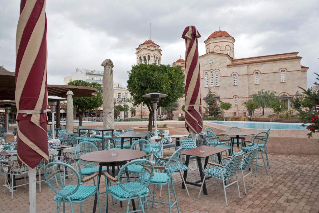 Bazén v ubytování Morfeas Hotel nebo v jeho okolí