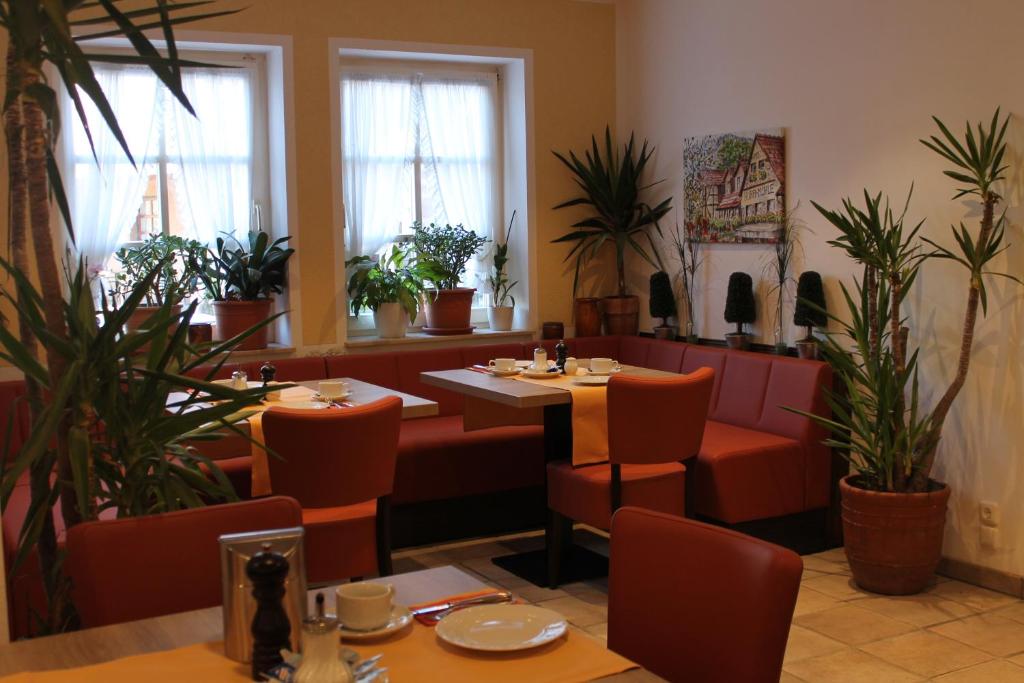 Posezení v ubytování Hotel Burg-Mühle