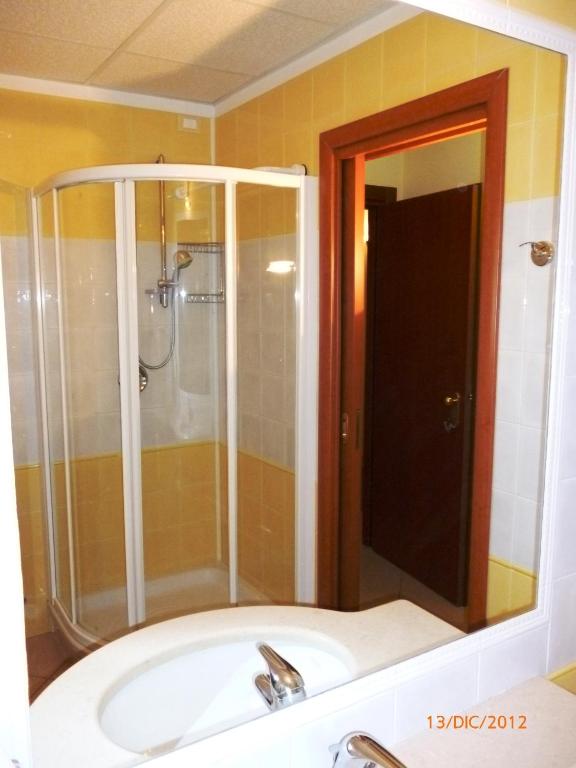 Koupelna v ubytování Hotel Marinella
