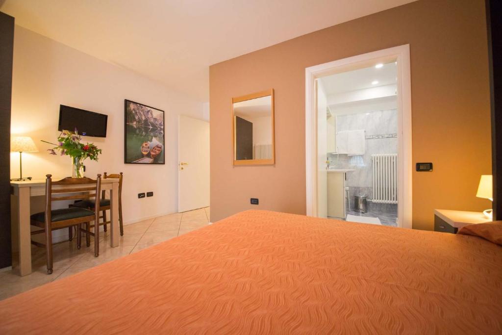 Residence Hotel Miralago - Double Or Twin Room With Balcony
