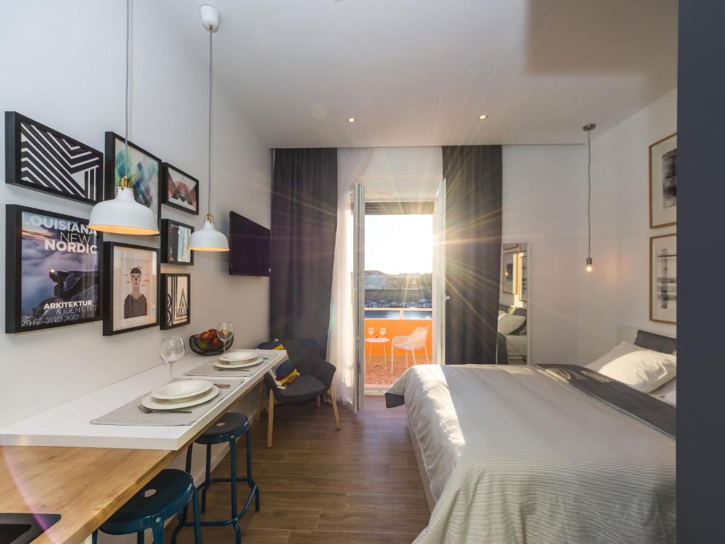Posteľ alebo postele v izbe v ubytovaní Apartments Withlove Zadar