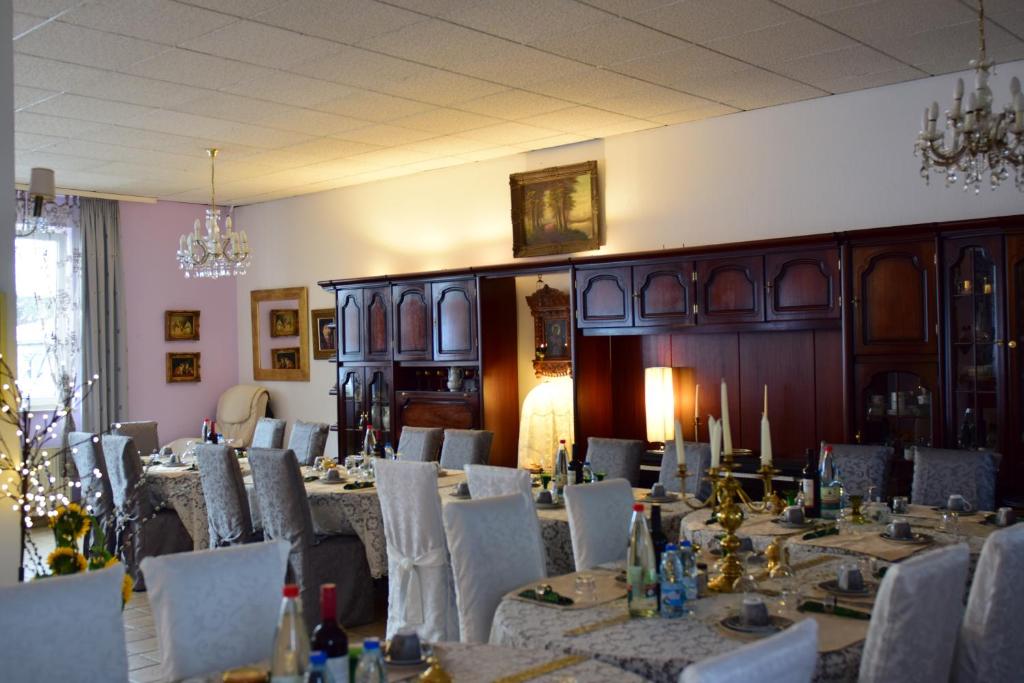 Restaurace v ubytování Hotel Attaché