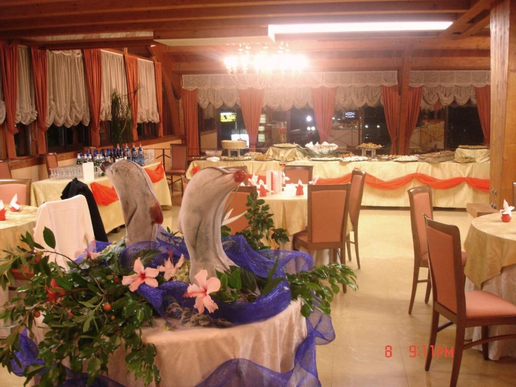 Restaurace v ubytování Hotel Marinella