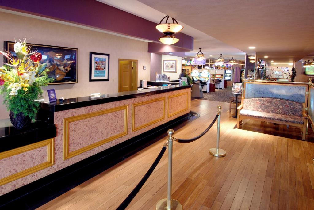 Mardi Gras Hotel & Casino photo