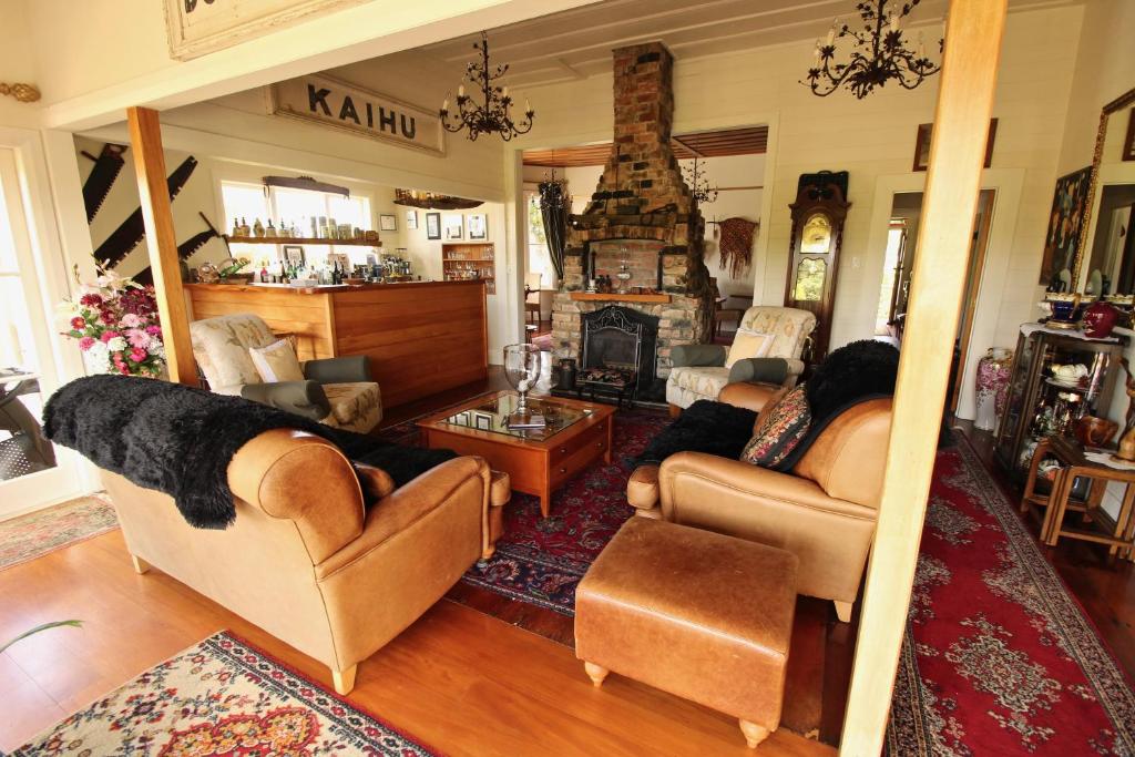 Posezení v ubytování Waipoua Lodge