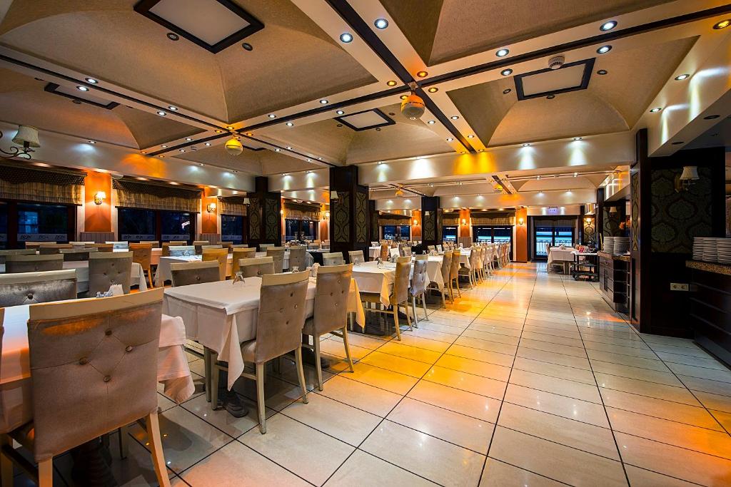 Restaurace v ubytování Iris Hotel & Spa