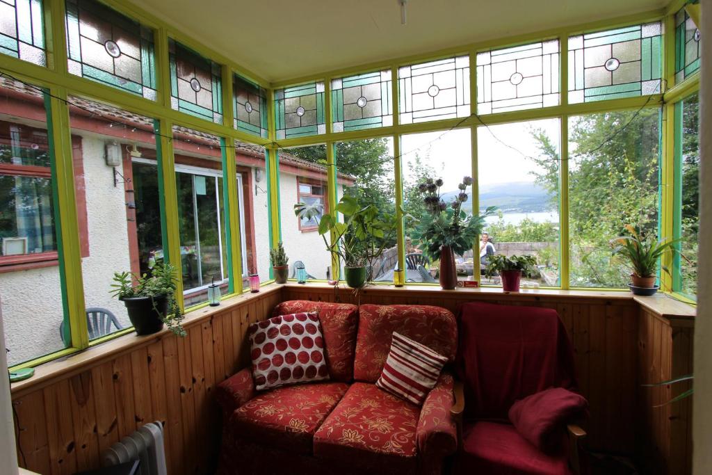 Posezení v ubytování Fort William Backpackers