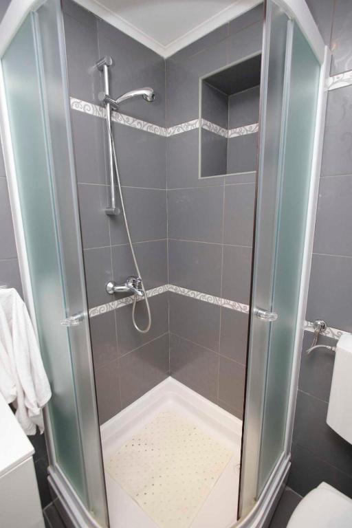 Kúpeľňa v ubytovaní APARTMANI IVONA & IVO
