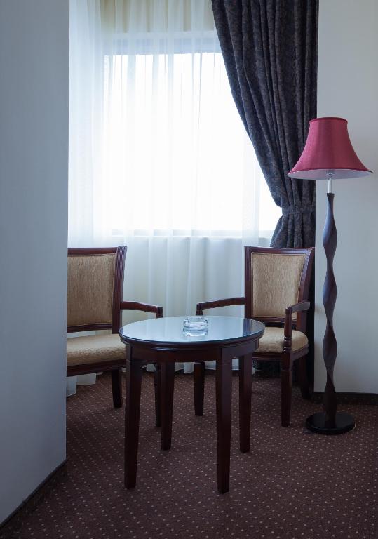 
One-Bedroom Suite (2 Adults)
