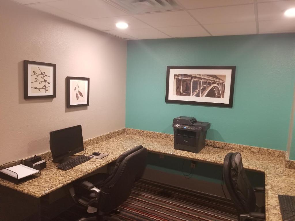 Country Inn & Suites by Radisson, Charlotte University Place, NC photo