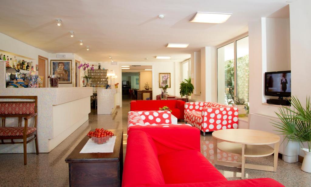 TV a/nebo společenská místnost v ubytování Hotel Trafalgar