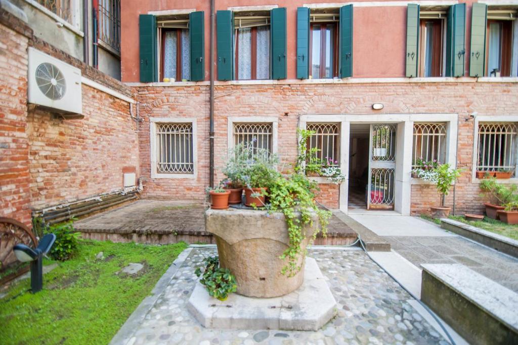 Zahrada ubytování Venice and Venice Apartments - private rooms in shared apartment