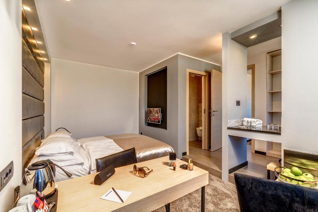 Posteľ alebo postele v izbe v ubytovaní The View Luxury Rooms