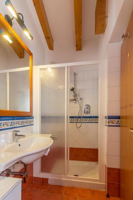 Koupelna v ubytování Hotel Bonapace ***S