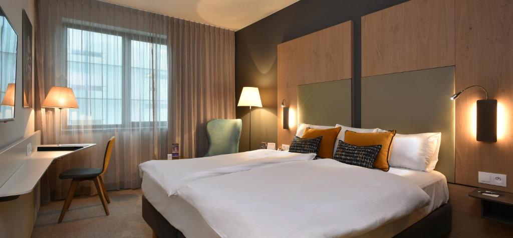 Martin's Louvain-la-Neuve - Standard Queen Room