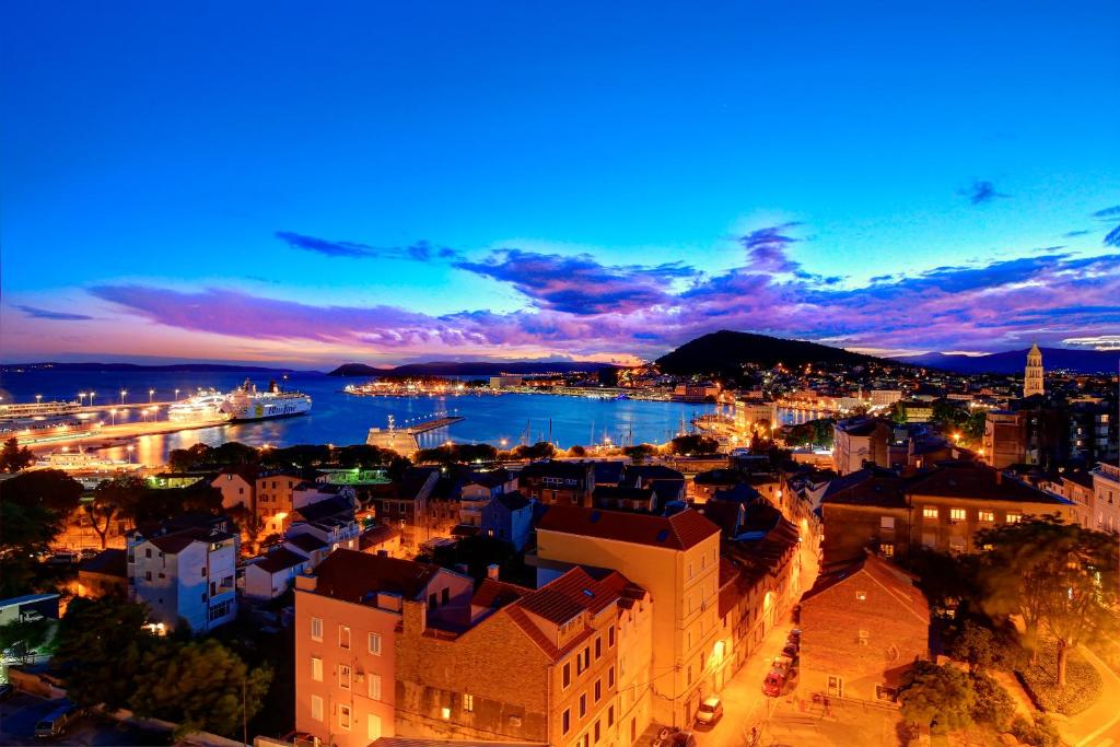 The View Luxury Rooms - 18