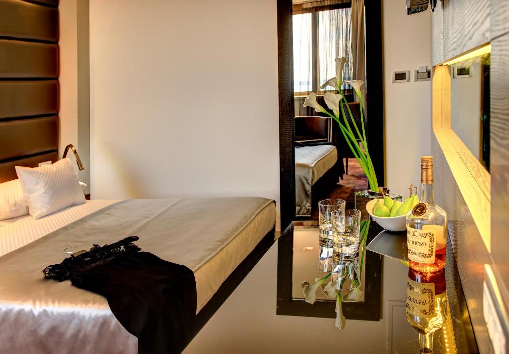 The View Luxury Rooms - 9