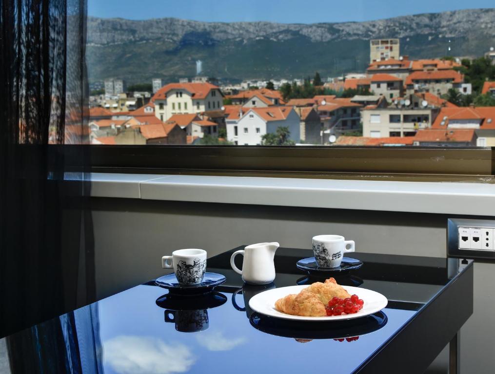 Jedlo v ubytovaní bed & breakfast alebo blízkom okolí