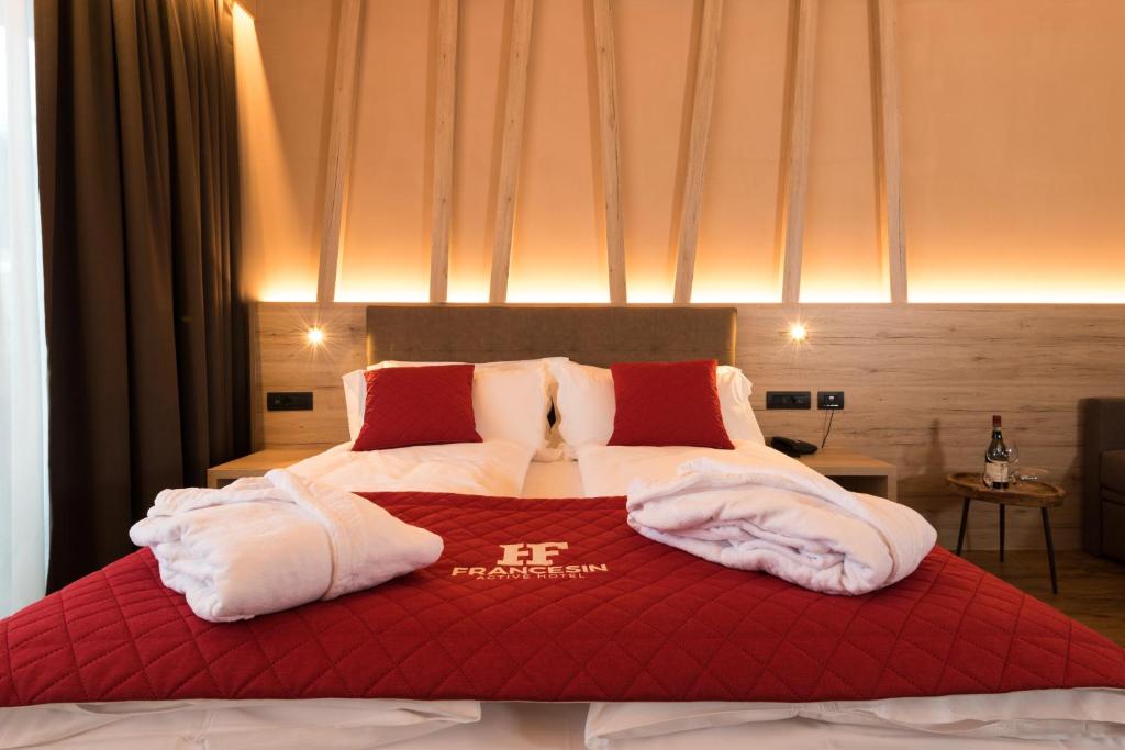 Postel nebo postele na pokoji v ubytování Francesin Active Hotel