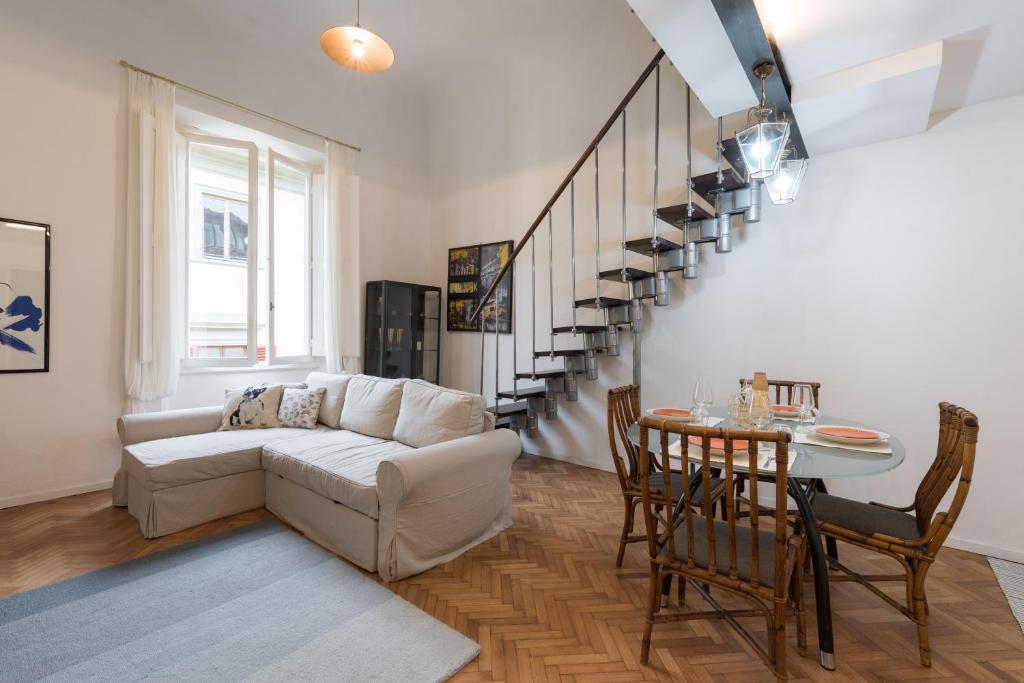 Old Bridge: historical and chic apartment