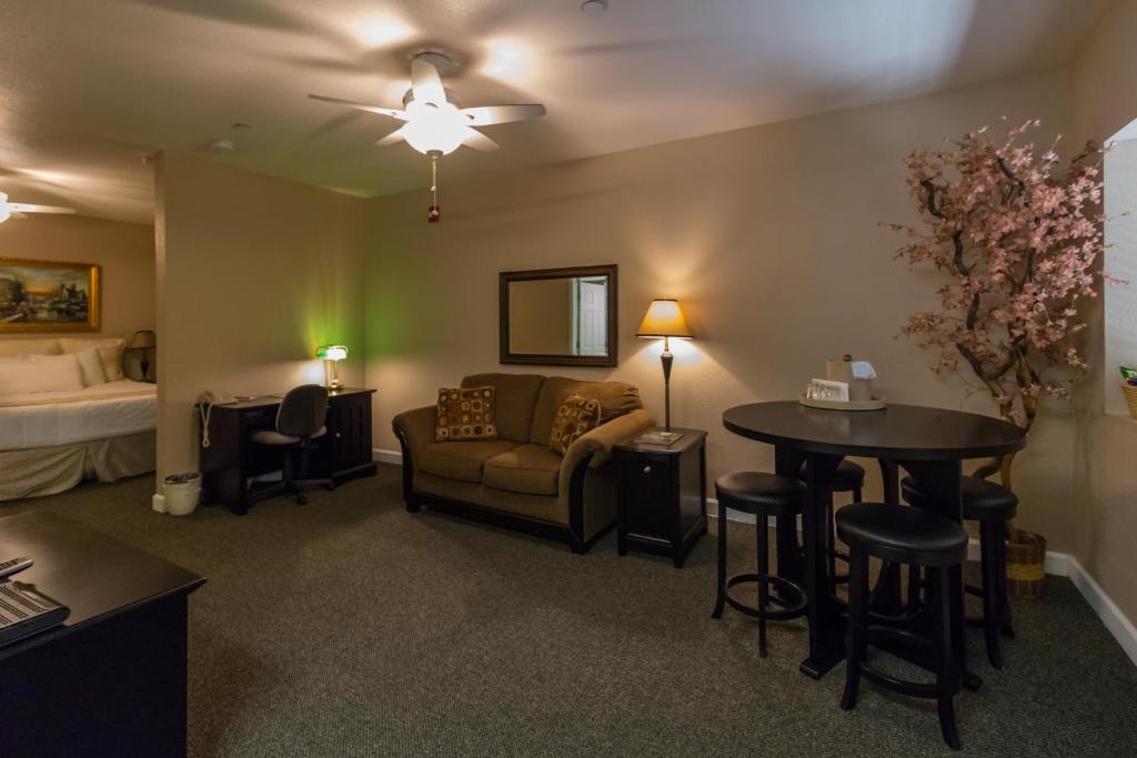 Grass Valley Courtyard Suites - Studio De Luxe