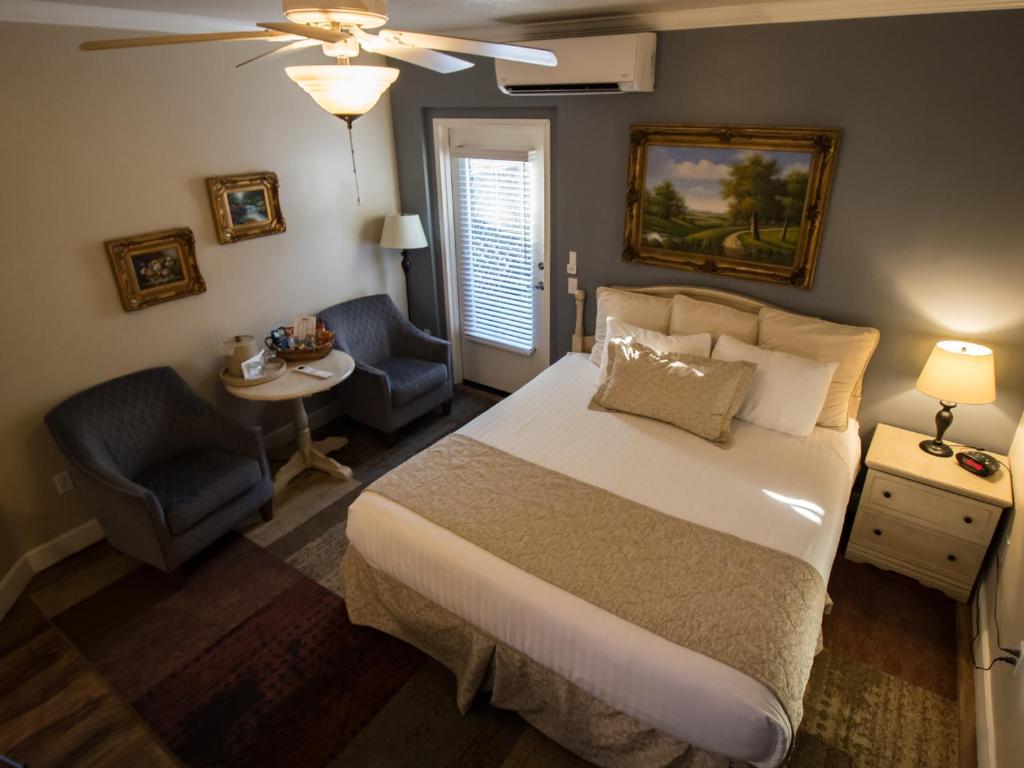 Grass Valley Courtyard Suites - Room King Avec Patio