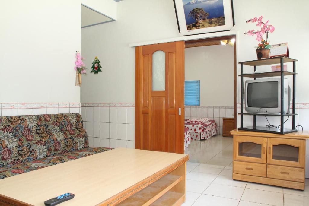TV a/nebo společenská místnost v ubytování Fei Ying Homestay