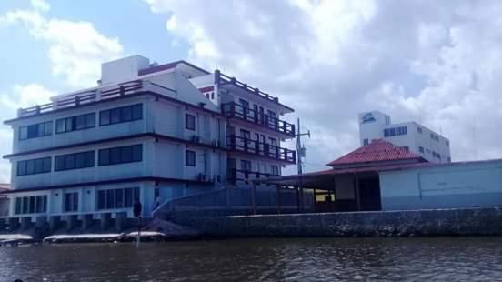 Budova, kde se hotel nachází