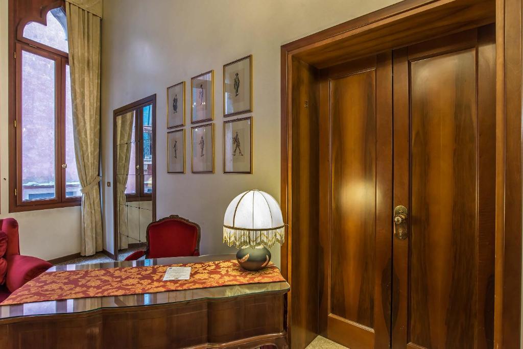 Kép Hotel Piccola Fenice szállásáról Velencében a galériában