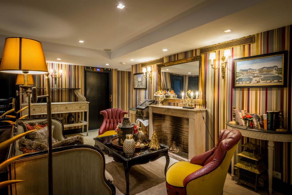 Hôtel Chateaubriand - Resim 14